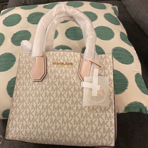 New MK 100% authentic - Picture 2 of 3